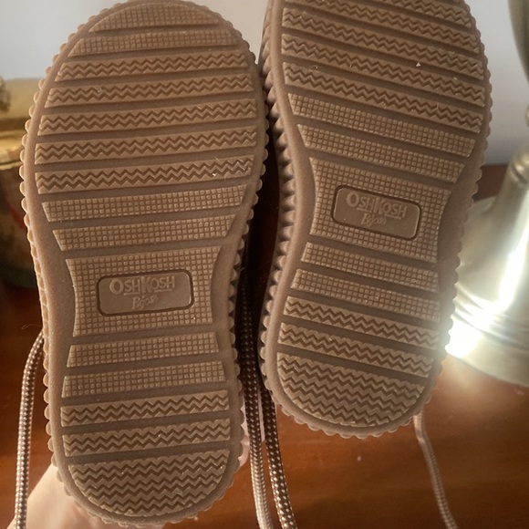 Oshkosh toddler boots size 6 - Picture 2 of 5